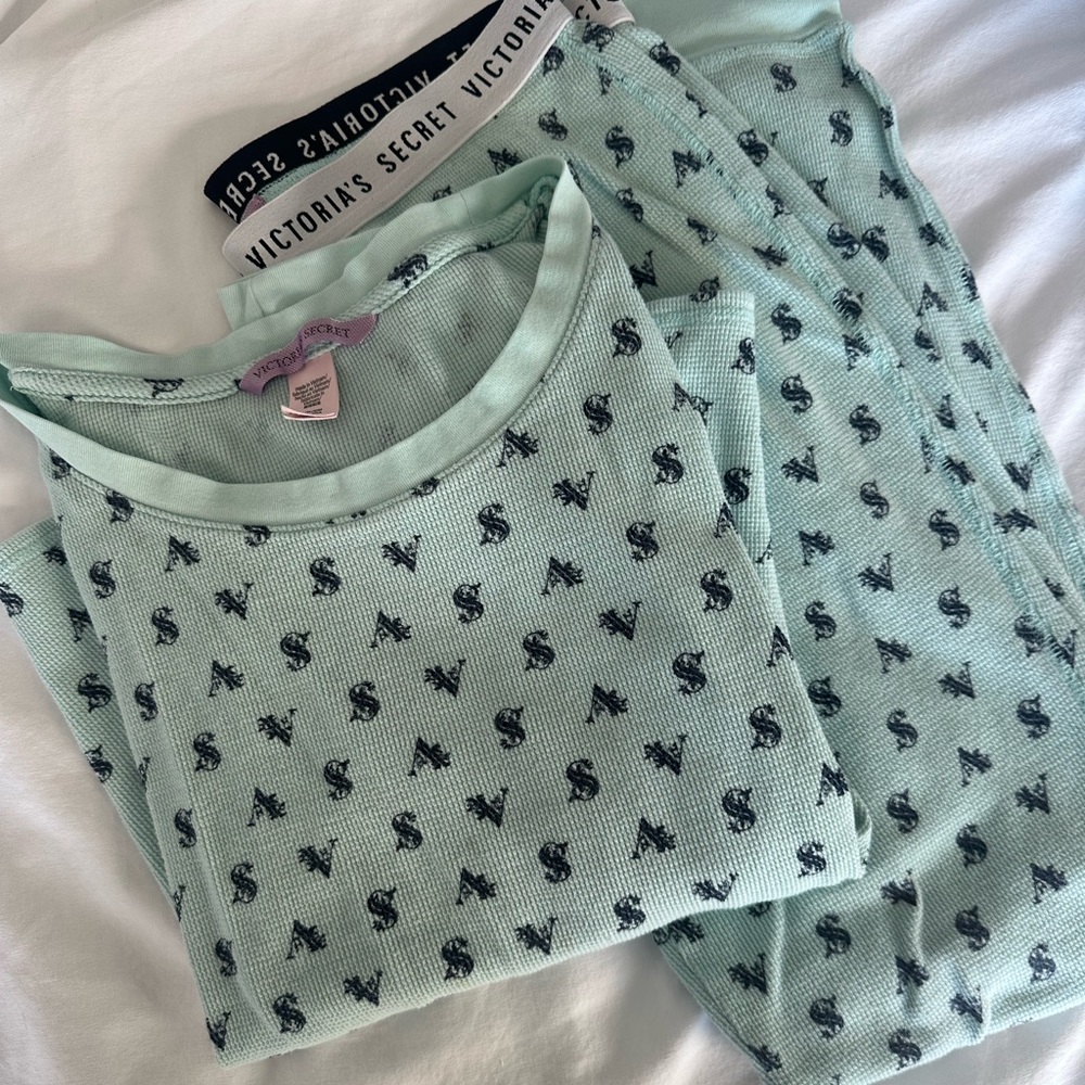 Victoria’s Secret pajama set size small
